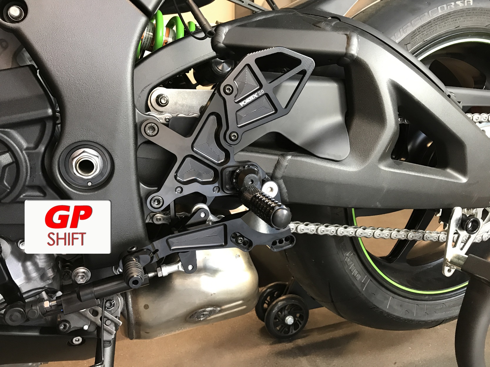 大学生協 割引 KAWASAKI ZX10R 16-18 Vortex Racing Adjustable Rear Set Black Nintendo Switch